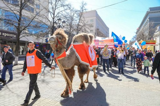 Первомайское шествие энергетиков превратилось в джазовый стрит-парад на Кировке
