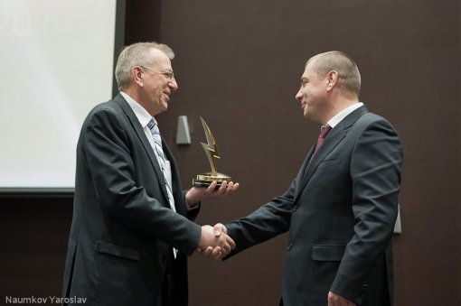 «ЗОЛОТЫЕ МОЛНИИ» ДОСТАЛИСЬ СИЛЬНЕЙШИМ 2015