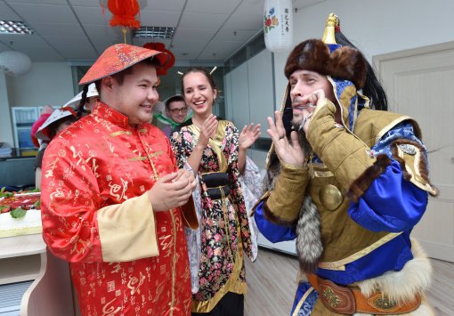 Нихао, Максимо-сан! или День рождения в китайском стиле