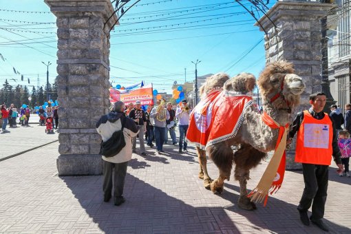Первомайское шествие энергетиков превратилось в джазовый стрит-парад на Кировке