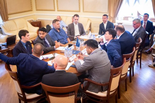 Максим Загорнов обсудил возможности реализации проектов в Абу-Даби и свободной экономической зоне Масдар