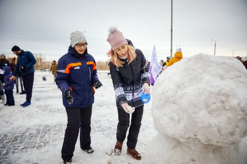 Снеговик Группы компаний «МКС» исполнит две детские мечты
