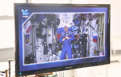Cosmonaut Oleg Artemiev congratulated MKC Group of Companies from Baikonur on air