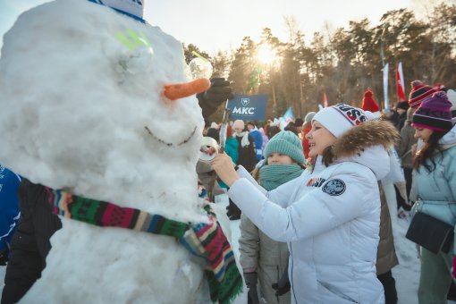 MKC team takes part in the Snowmen with Kind Souls Flashmob